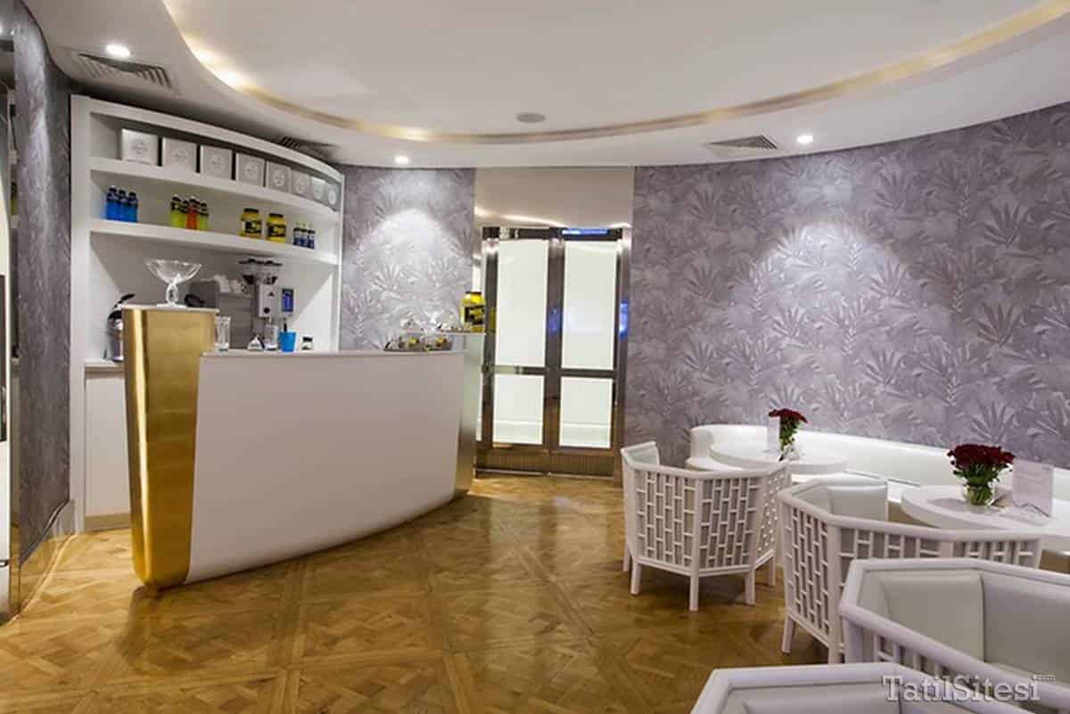 Wyndham Grand İstanbul Kalamış Marina Hotel